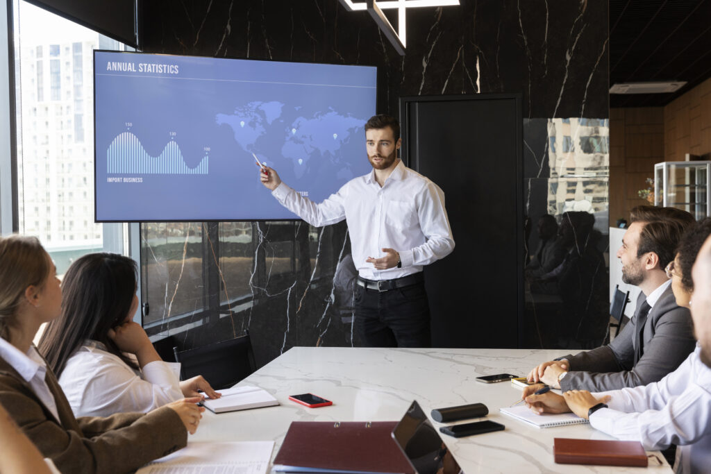 Pitch Deck Sukses: Cara Menarik Investor Sejak Slide Pertama