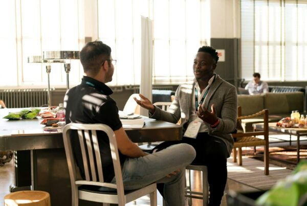 Perbedaan Coaching dan Mentoring dalam Dunia Kerja